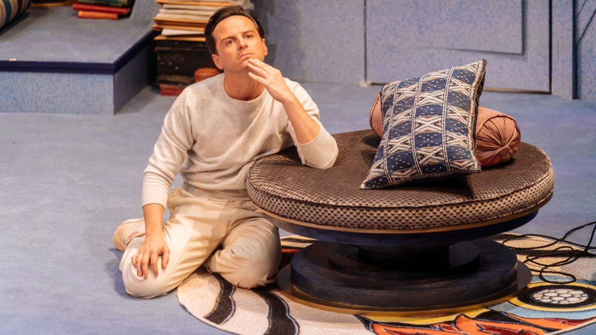 Andrew Scott and Indira Varma Bring Present Laughter Back to Life post thumbnail